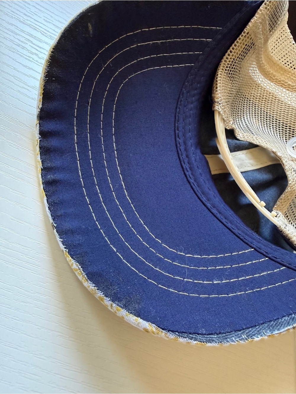 Bee Patch Trucker Hat With Floral Bill Mesh SnapBack Adjustable OS NWOT - Picture 4 of 4